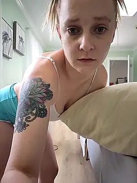  Karizma  online show from October 14, 2025, 7:58 pm