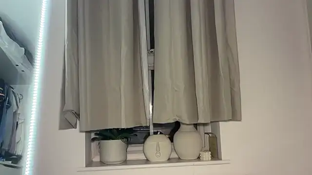 KayleeBella online show from October 31, 2025, 5:47 pm