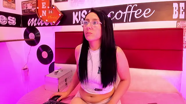 Scarlett 14  online show from December 16, 2025, 3:11 am