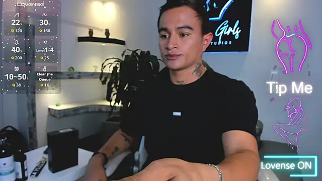 LiamDeep online show from October 28, 2025, 10:45 pm