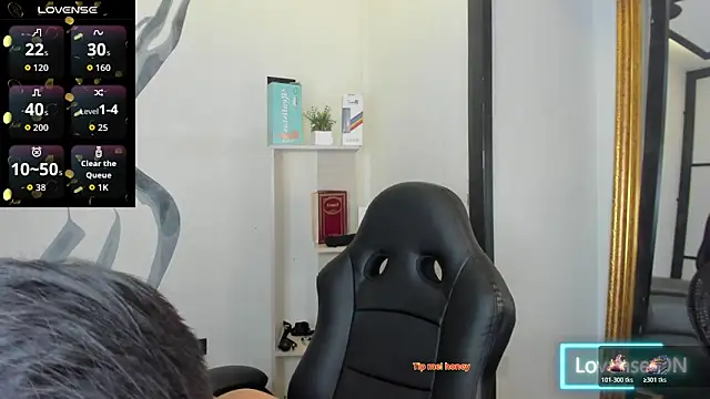 LiamDeep online show from November 12, 2025, 9:25 pm