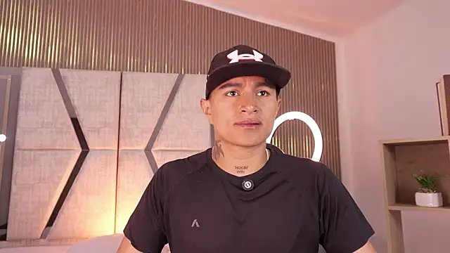 LiamDeep online show from January 18, 2026, 8:23 pm