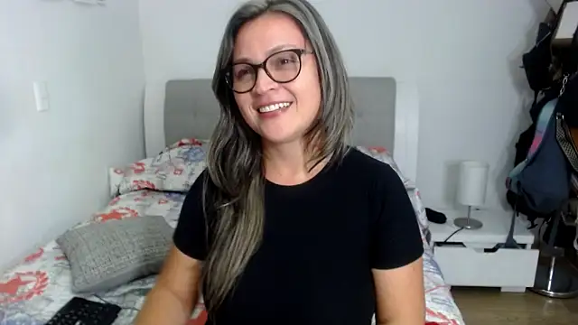 sophie lopez1 online show from February 4, 2026, 1:33 am