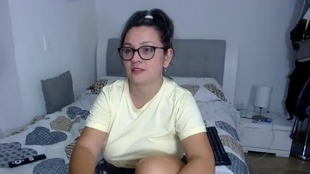 sophie lopez1 online show from February 18, 2026, 1:56 am