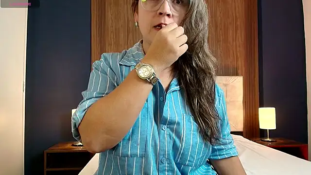 sophie lopez1 online show from May 25, 2026, 8:48 pm