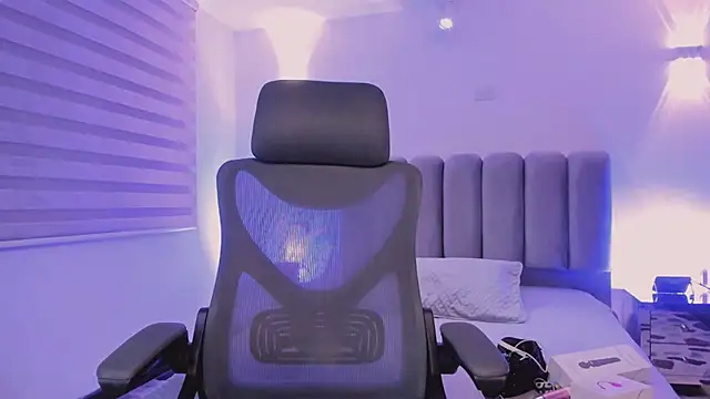 SkyThompson online show from October 3, 2025, 4:09 am