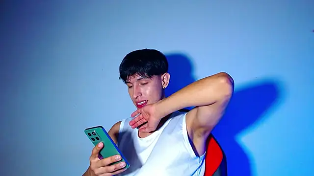 rowanbigboy23 online show from November 28, 2025, 2:36 am