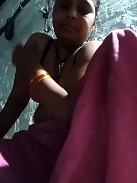 Sheema tyagi online show from November 3, 2025, 8:21 pm