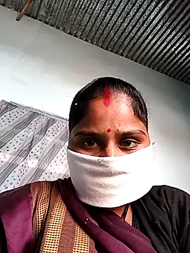 Sheema tyagi online show from November 24, 2025, 8:36 am