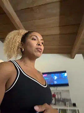 Snapshot of bobbiebbb chatting on February 16, 2026, 11:39 am bobbiebbb online show from February 16, 2026, 11:39 am