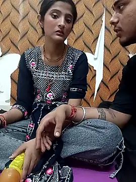 romantic couple1 online show from September 28, 2025, 3:12 am