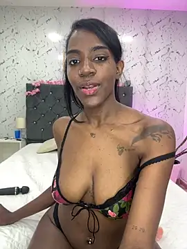 Snapshot of Alma_Stevenson chatting on May 5, 2026, 2:58 pm Alma Stevenson online show from May 5, 2026, 2:58 pm