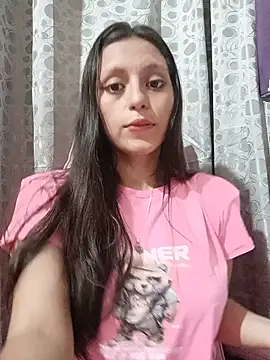 Snapshot of Lahila_ chatting on July 5, 2026, 3:52 pm Lahila online show from July 5, 2026, 3:52 pm