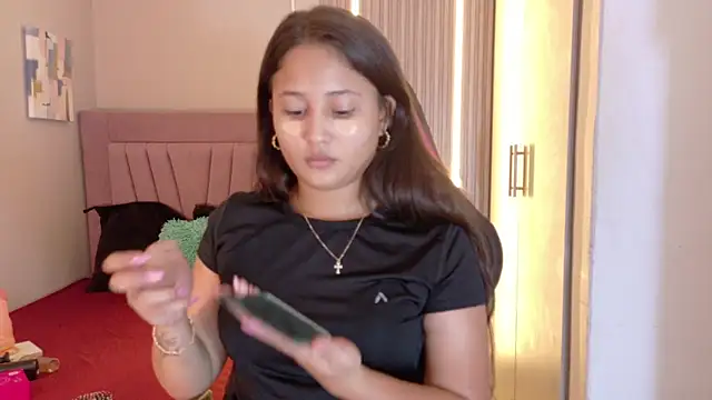 Laly Cherry  online show from November 22, 2025, 12:15 pm