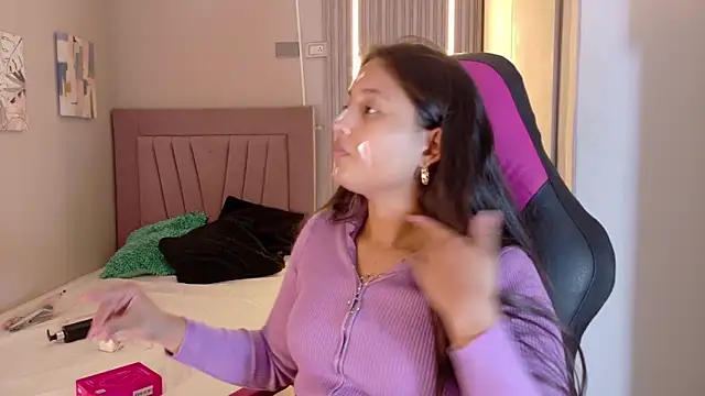 Laly Cherry  online show from November 26, 2025, 12:17 pm