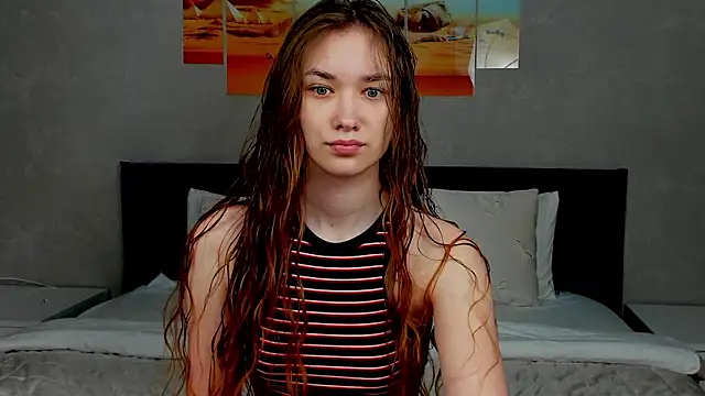 AmadaReine online show from February 28, 2026, 3:51 am