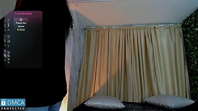 Kiara Zahiri   online show from September 19, 2025, 11:11 am