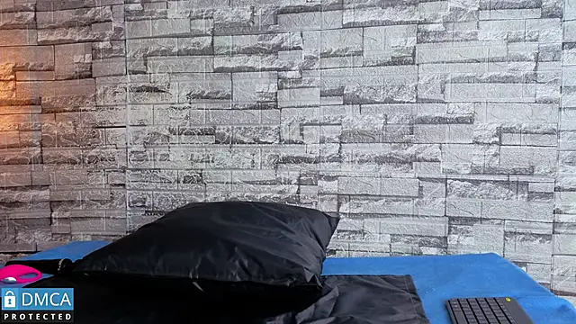 Kiara Zahiri   online show from November 20, 2025, 11:10 am