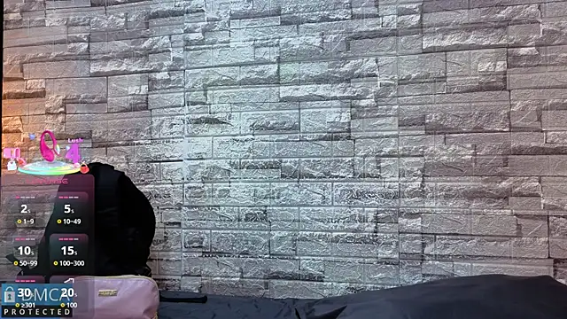 Kiara Zahiri   online show from November 26, 2025, 11:44 am