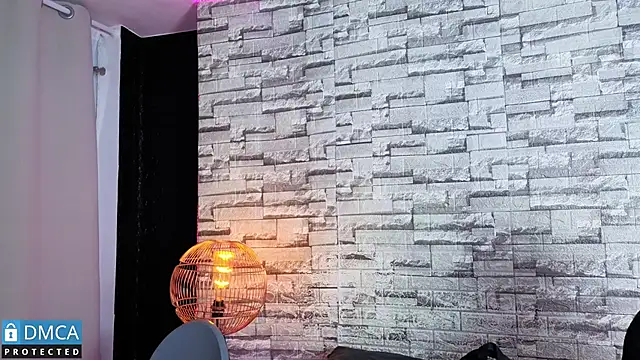 Kiara Zahiri   online show from December 5, 2025, 10:57 am