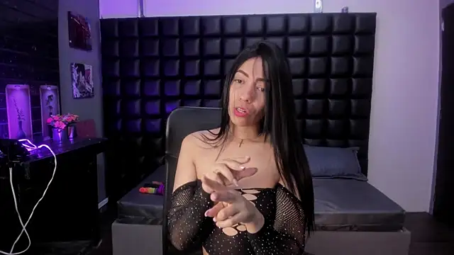 ashlyy sweet  online show from April 21, 2026, 3:39 pm