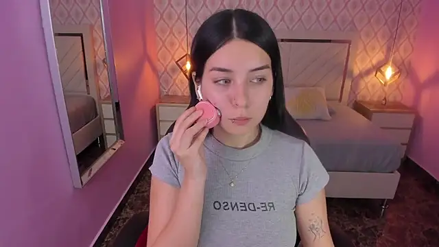 CHRISTY TEIGEN4 online show from October 18, 2025, 7:25 pm