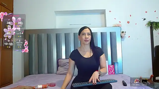 cortney tayler online show from November 26, 2025, 1:56 pm