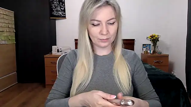 ParadiseAlina online show from March 5, 2026, 7:32 pm