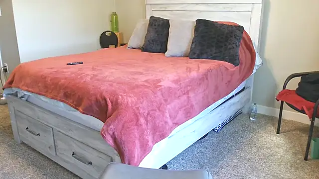 Calimarina online show from November 13, 2025, 5:56 pm