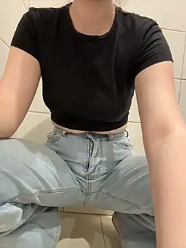 Snapshot of Cumonmme chatting on November 12, 2025, 11:14 pm Cumonmme online show from November 12, 2025, 11:14 pm