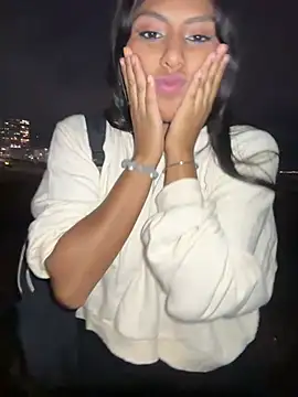 BrunetteBliss69 online show from February 12, 2026, 11:55 pm