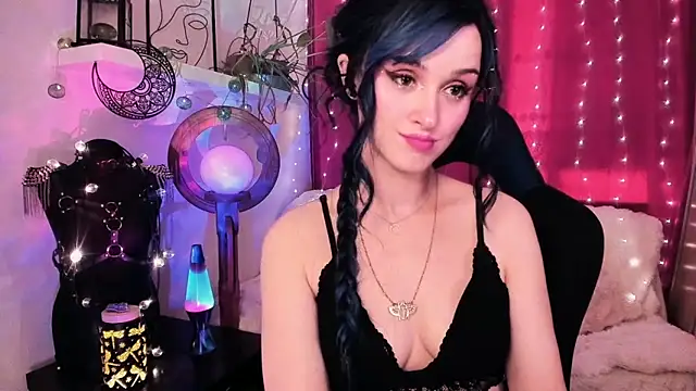Snapshot of MistressJolie chatting on July 7, 2026, 8:07 am MistressJolie online show from July 7, 2026, 8:07 am