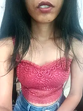 Daizy Shah online show from December 23, 2025, 8:56 am