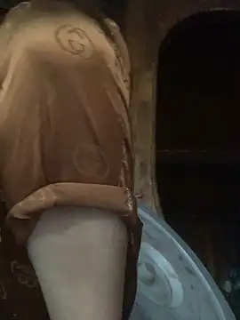 Lonnina online show from October 8, 2025, 1:25 am