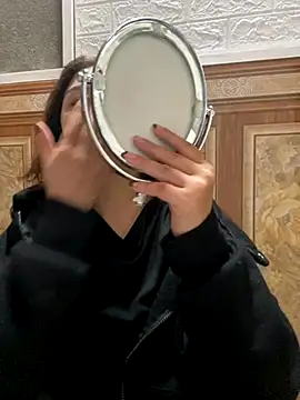 Lonnina online show from November 5, 2025, 7:30 am