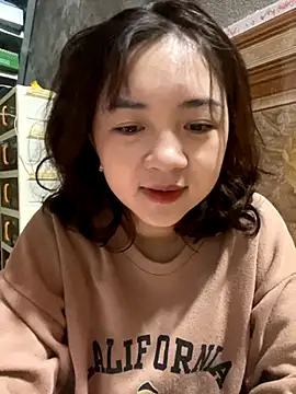 Lonnina online show from November 12, 2025, 1:28 am