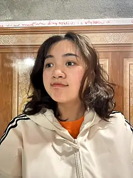 Lonnina online show from November 18, 2025, 4:17 am