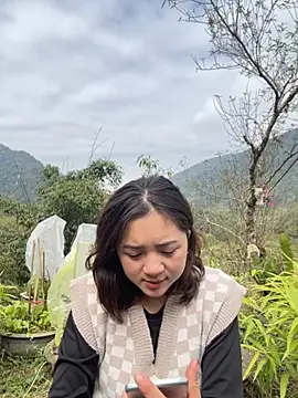 Lonnina online show from November 21, 2025, 5:28 am