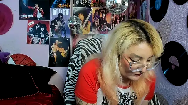 Avril Maria online show from April 19, 2026, 10:12 pm