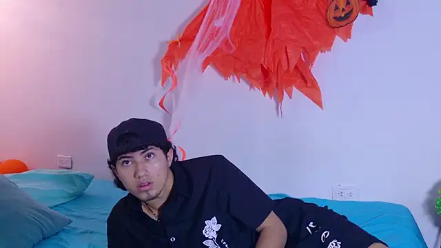 Laura and Kevin online show from October 14, 2025, 1:23 pm