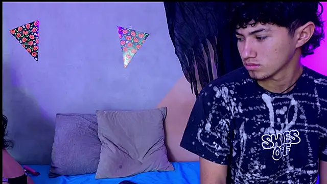 Laura and Kevin online show from November 4, 2025, 1:21 pm