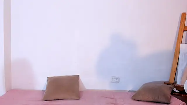 Lia Rousse0 online show from October 1, 2025, 7:09 pm