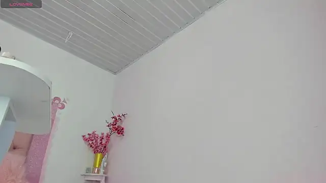 roxyswt online show from February 19, 2026, 3:35 am