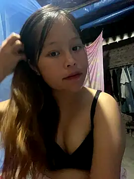 O o UwU o O online show from October 12, 2025, 9:52 am