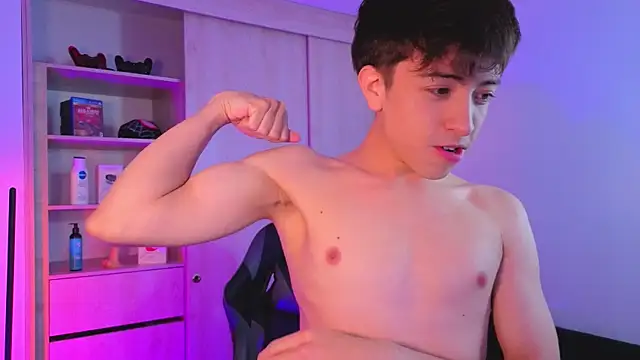 onlinenico online show from September 17, 2025, 8:10 pm