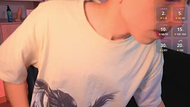 onlinenico online show from September 25, 2025, 7:39 pm