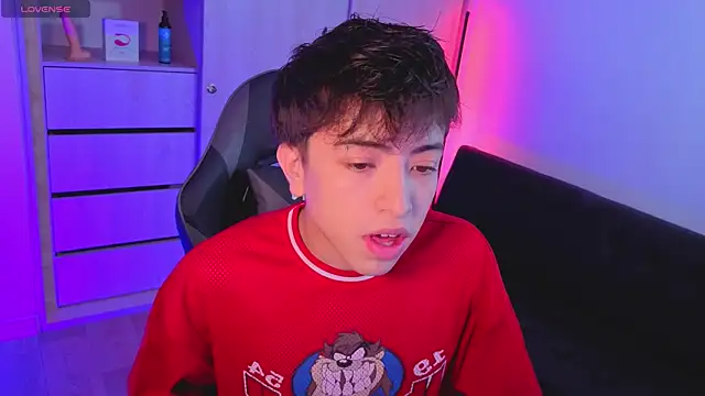 onlinenico online show from October 6, 2025, 8:06 pm