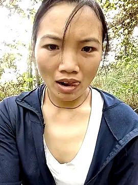 ngan-cute online show from November 22, 2025, 2:10 am