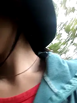 ngan-cute online show from December 2, 2025, 1:11 am