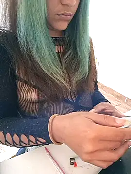 euahotmarii20 online show from October 18, 2025, 2:58 am